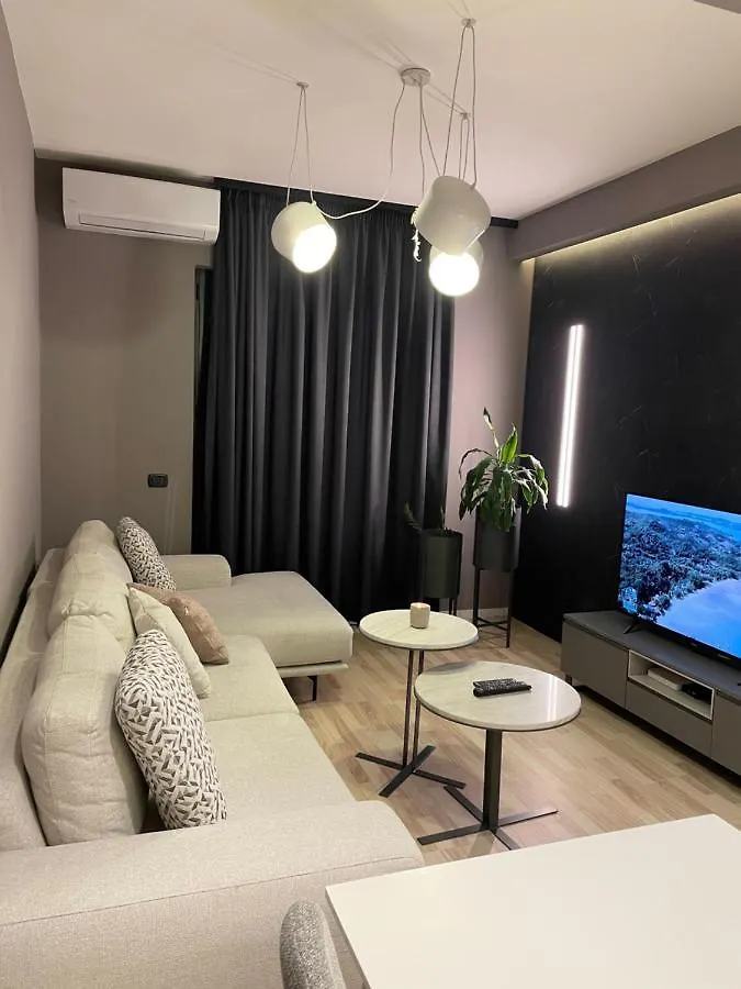 Tirana Lux Apartments 0*,  Albania
