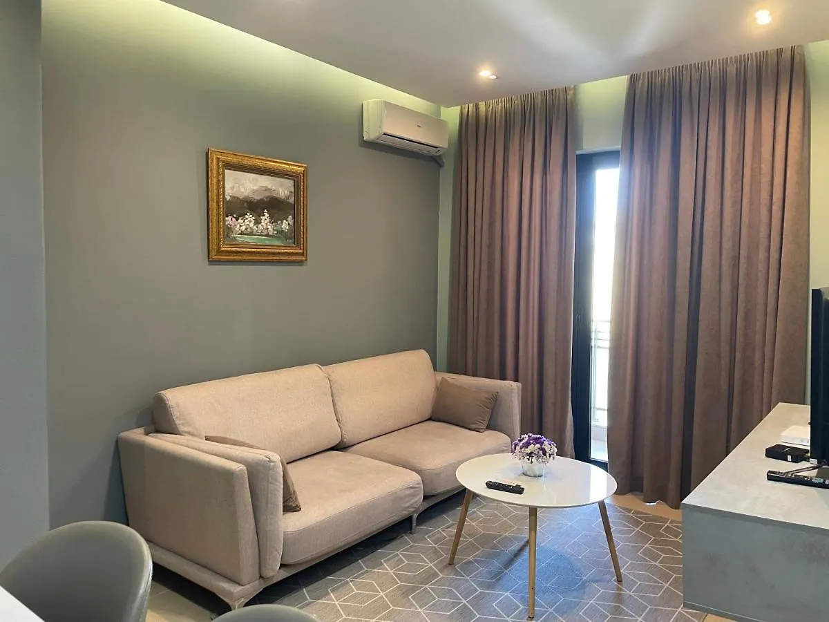 Tirana Lux Apartments 0*,  Albania