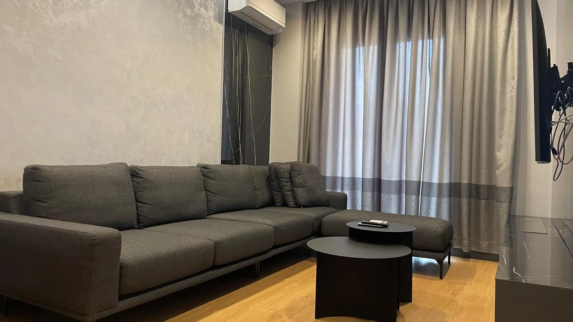 Tirana Lux Apartments 0*,