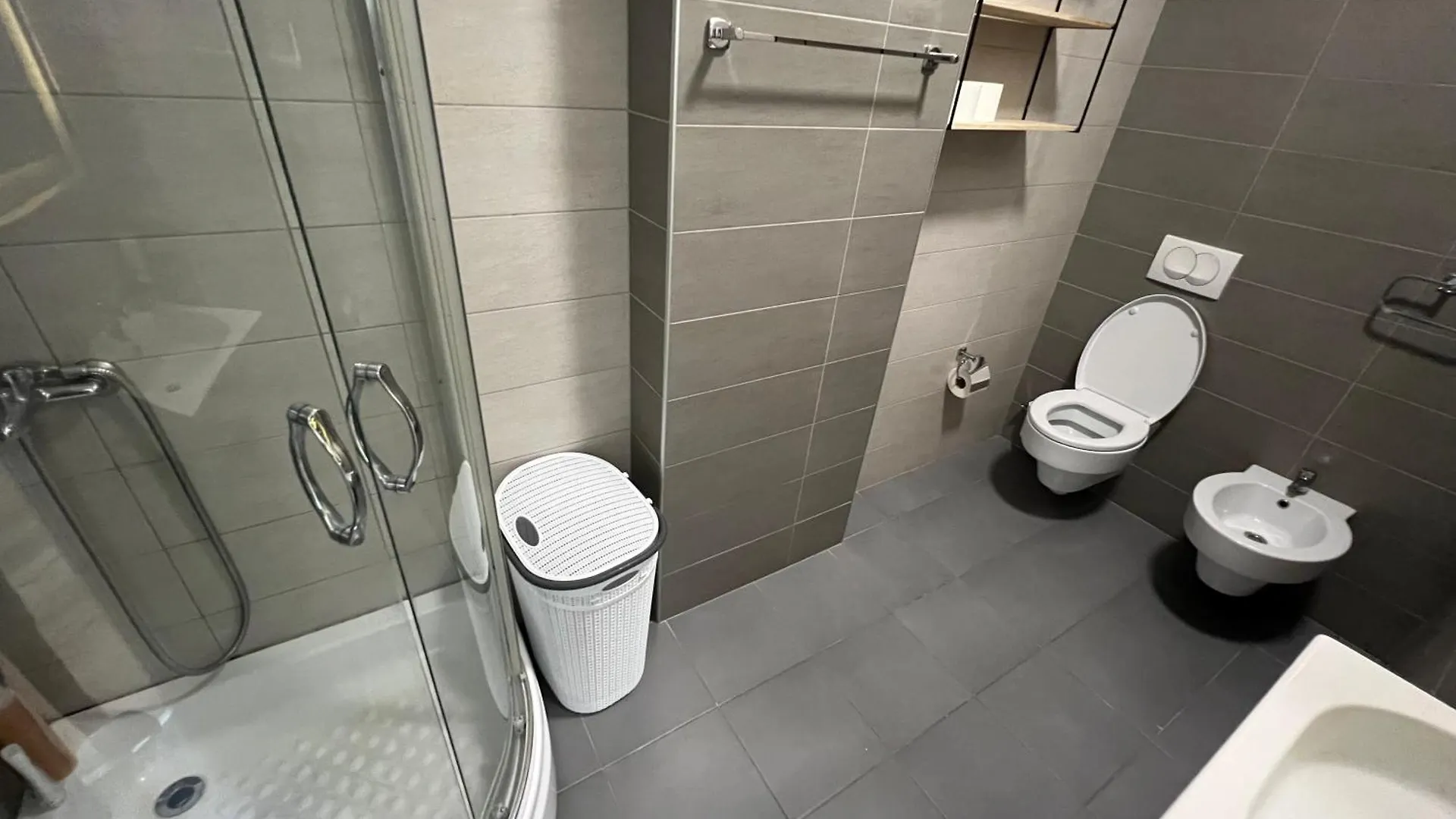Tirana Lux Apartments 0*,